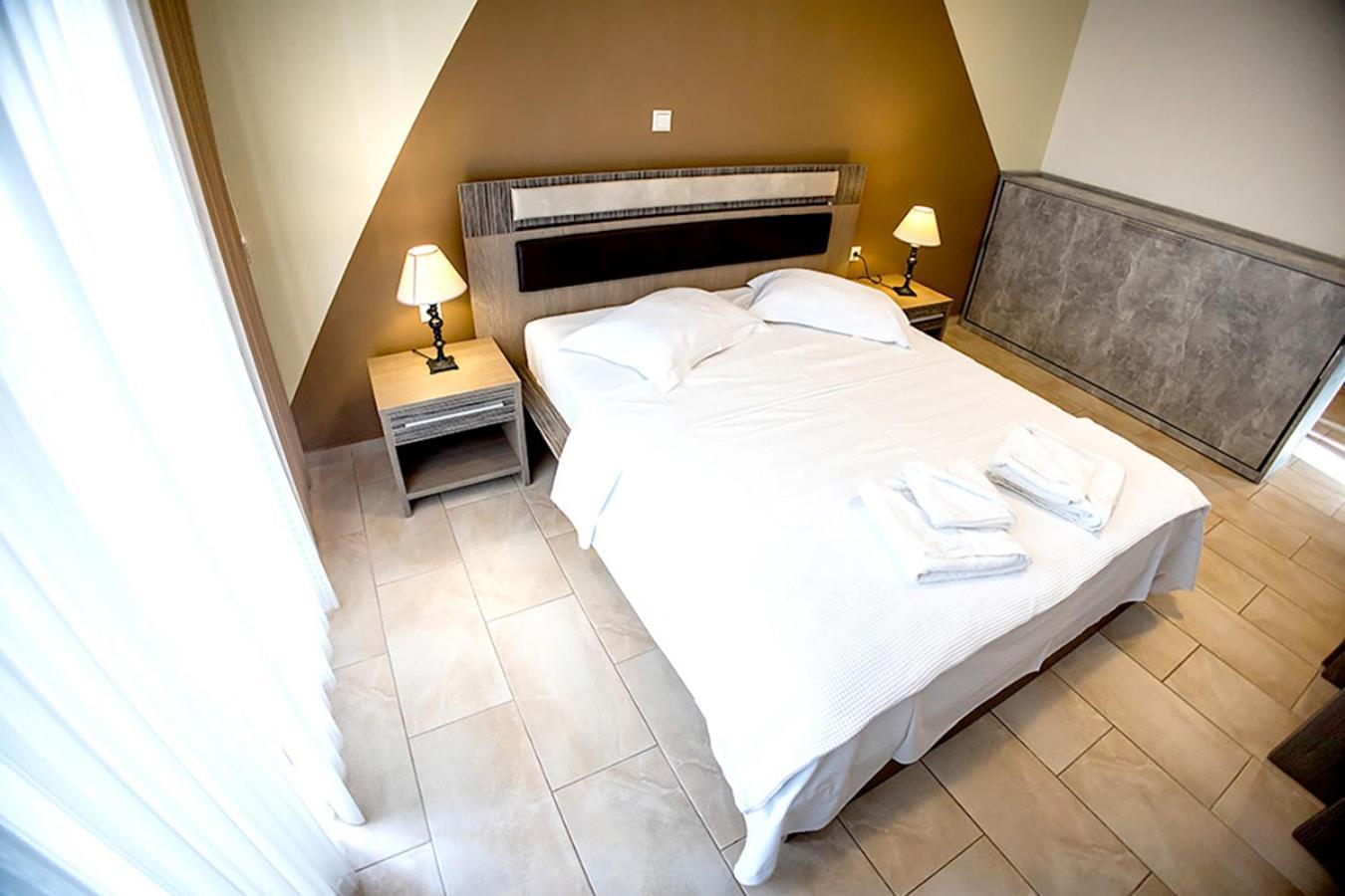 Dafni'S Seaside Luxury Studios Nikiti  Exteriör bild