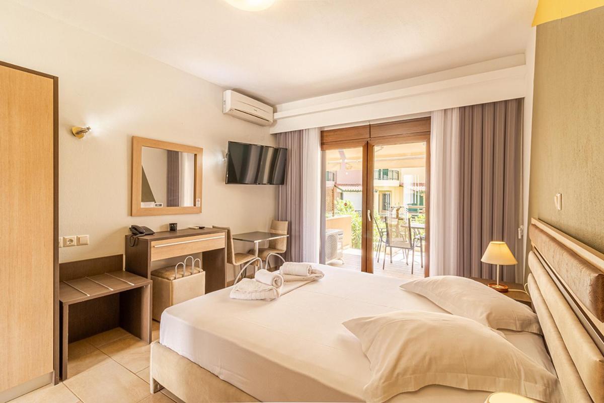 Dafni'S Seaside Luxury Studios Nikiti  Exteriör bild
