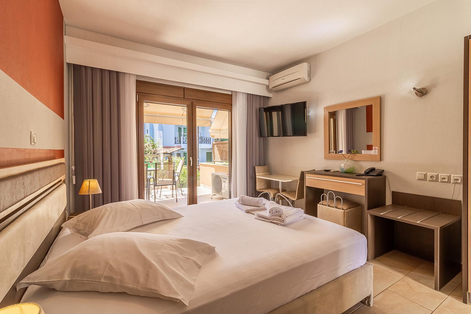 Dafni'S Seaside Luxury Studios Nikiti  Exteriör bild